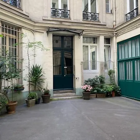 Apartment West Livingtrendy Area Spacious 2br Opera Montmartre